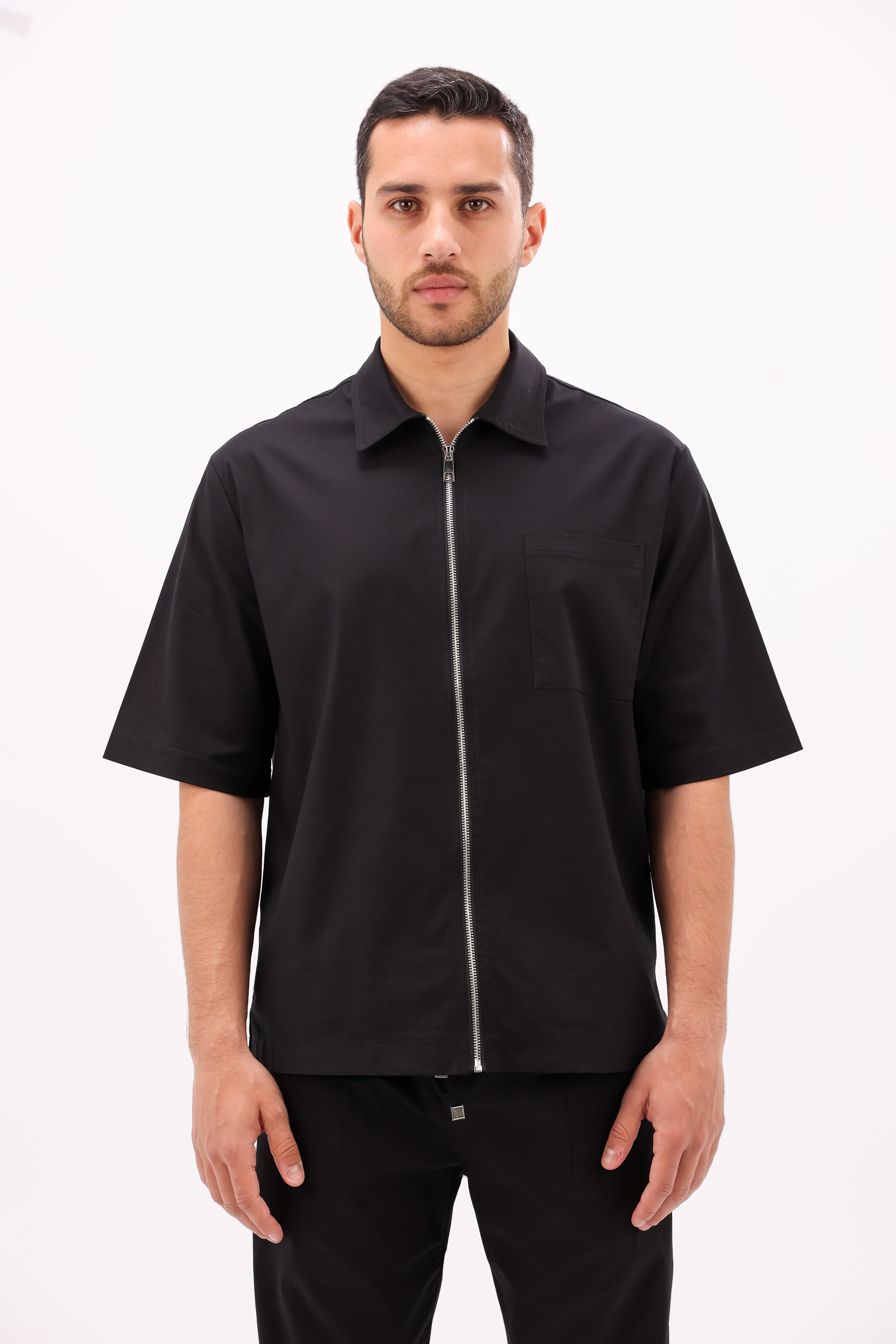 Black / M